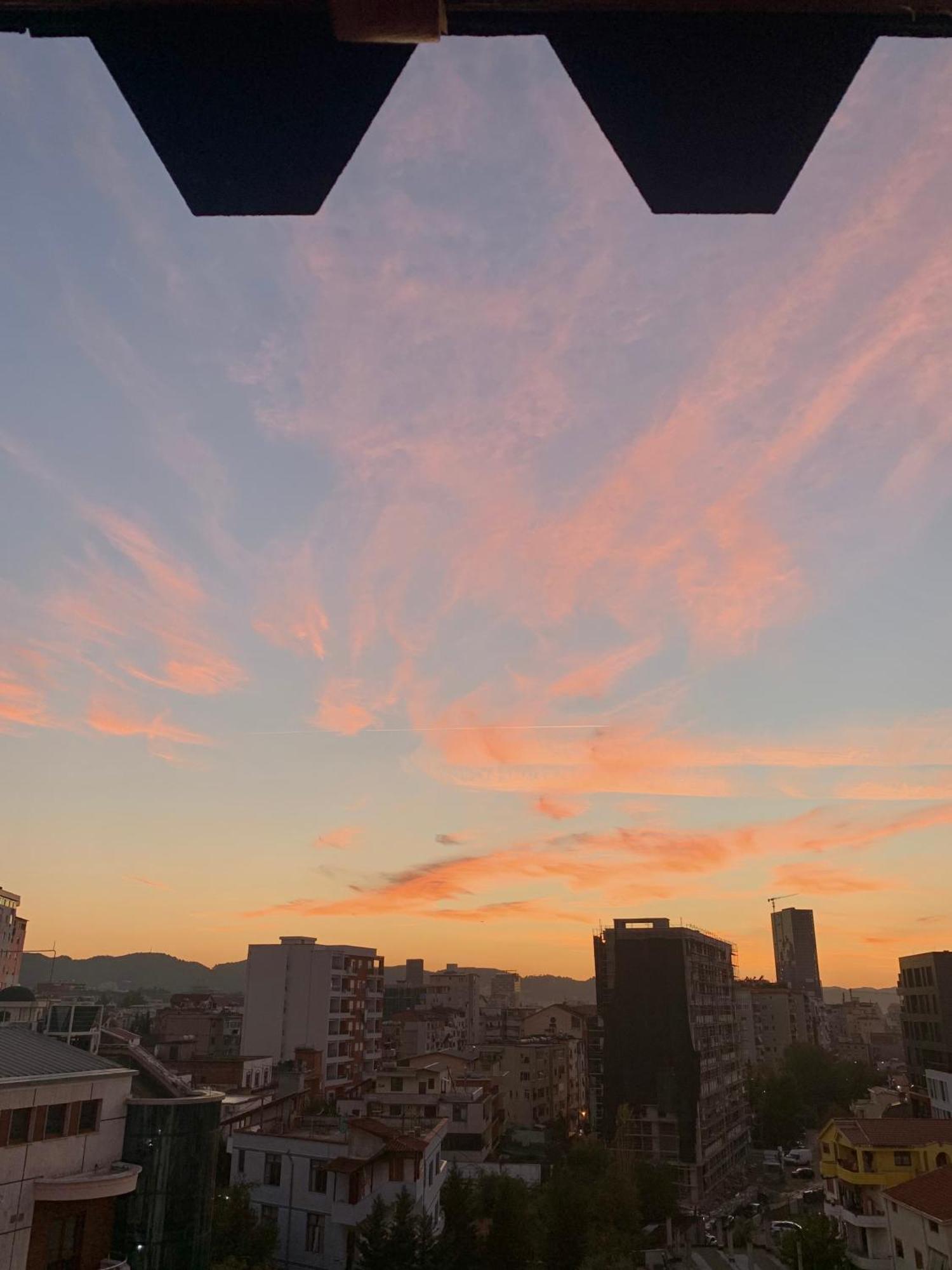 Skyview Oasis Premium Apartment Tiranë Eksteriør bilde